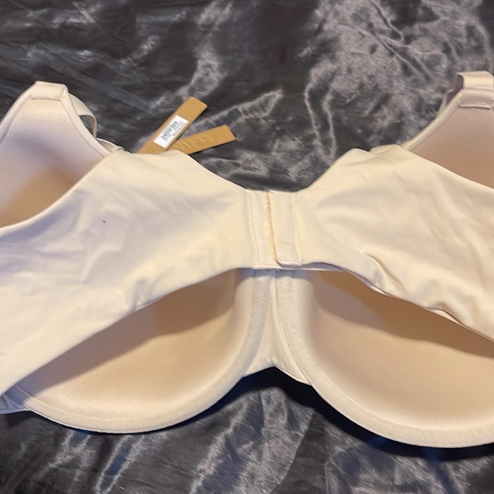 Skims T Shirt Bra - Picture 11 of 11